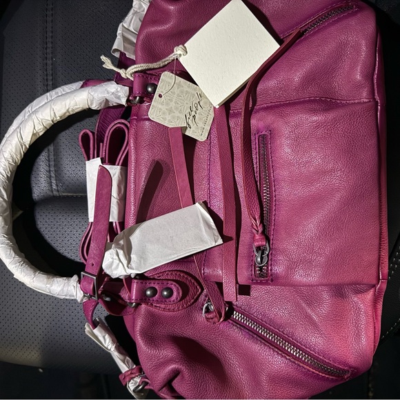 Free People We the Free Baby Emerson Leather Purse Handbag Açaí Pink NWT RARE - Picture 2 of 8